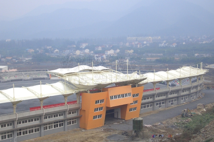 膜结构体育看台雨棚翻修-深圳市烨兴膜结构工程有限公司 膜结构体育看台雨棚翻修.jpg