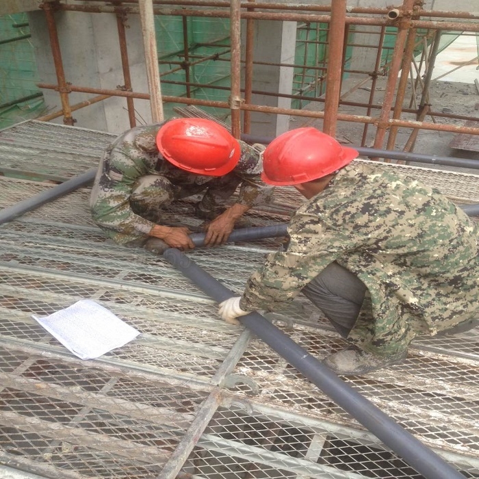 烨兴-贵阳金阳钢结构网架工程施工中
