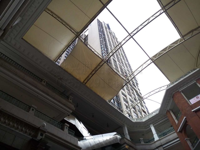 “两周岁”的广州文德裙楼商业中心膜结构中空屋面