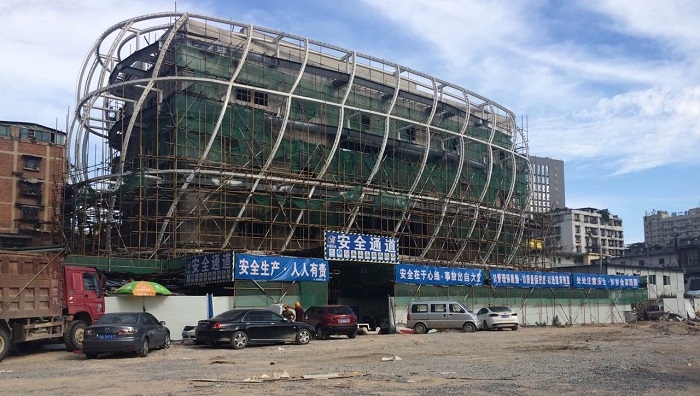 飞机坝售楼部ETFE气枕膜结构施工中