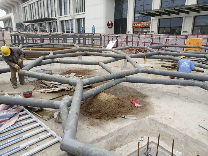 烨兴-广西贵港高铁站ETEF膜结构雨棚施工进展介绍