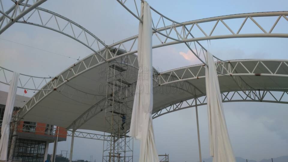 贵州桐梓球场膜结构-深圳市烨兴膜结构工程有限公司 贵州桐梓球场膜结构8.jpg
