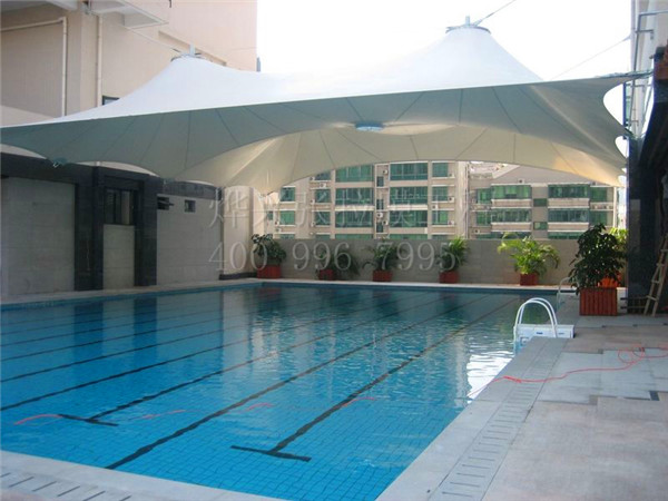【游泳池上方遮阳篷供应】泳池上加防辐射膜结构遮阳棚